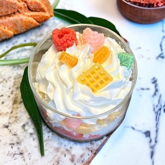 ⚠️SALE Candle / Whipped Cream Ice Cream & Raspberry Soy Wax Candle SEND OFFERS🥳 - Picture 3 of 5